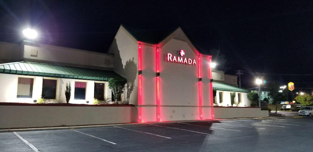 Ramada By Wyndham & Suites וורנר רובינס מראה חיצוני תמונה