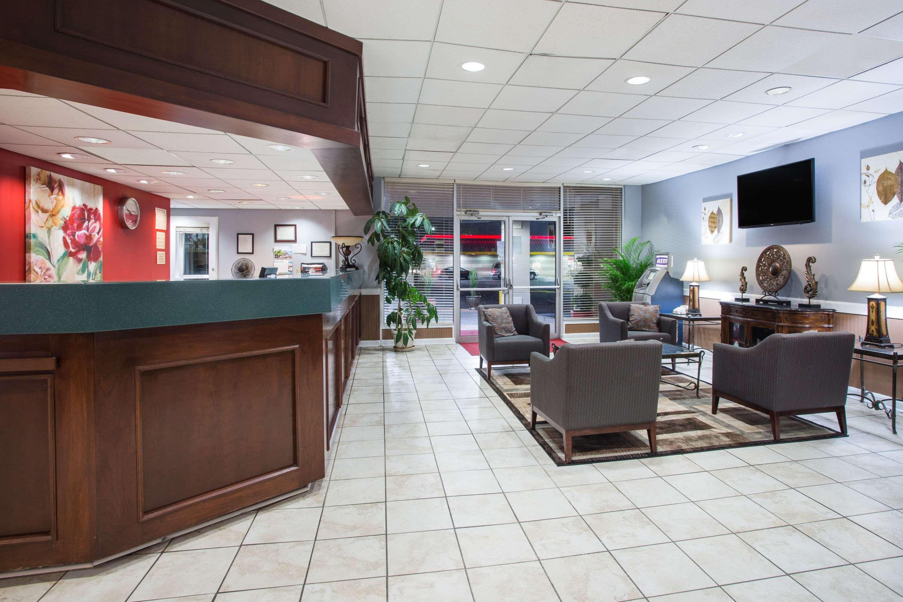Ramada By Wyndham & Suites וורנר רובינס מראה חיצוני תמונה