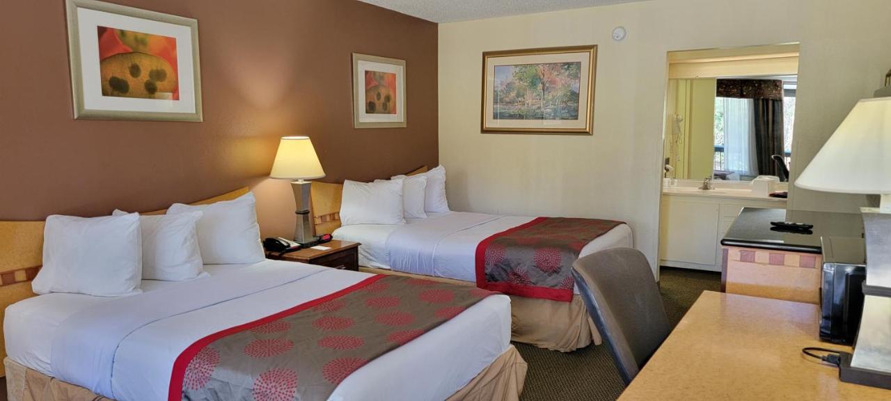 Ramada By Wyndham & Suites וורנר רובינס מראה חיצוני תמונה