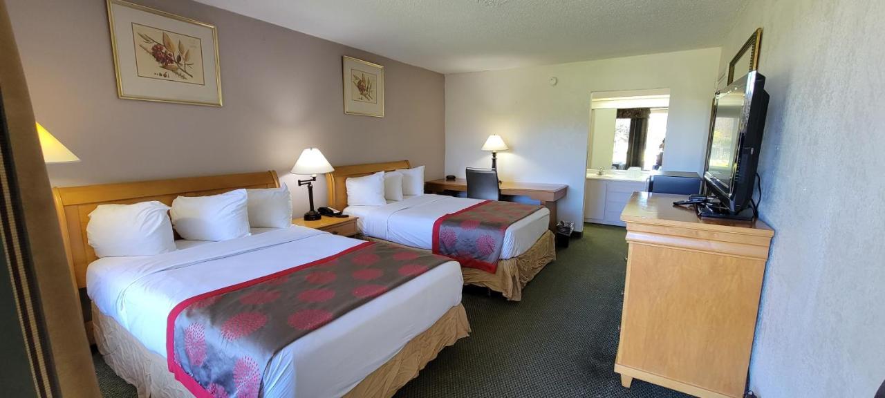 Ramada By Wyndham & Suites וורנר רובינס מראה חיצוני תמונה