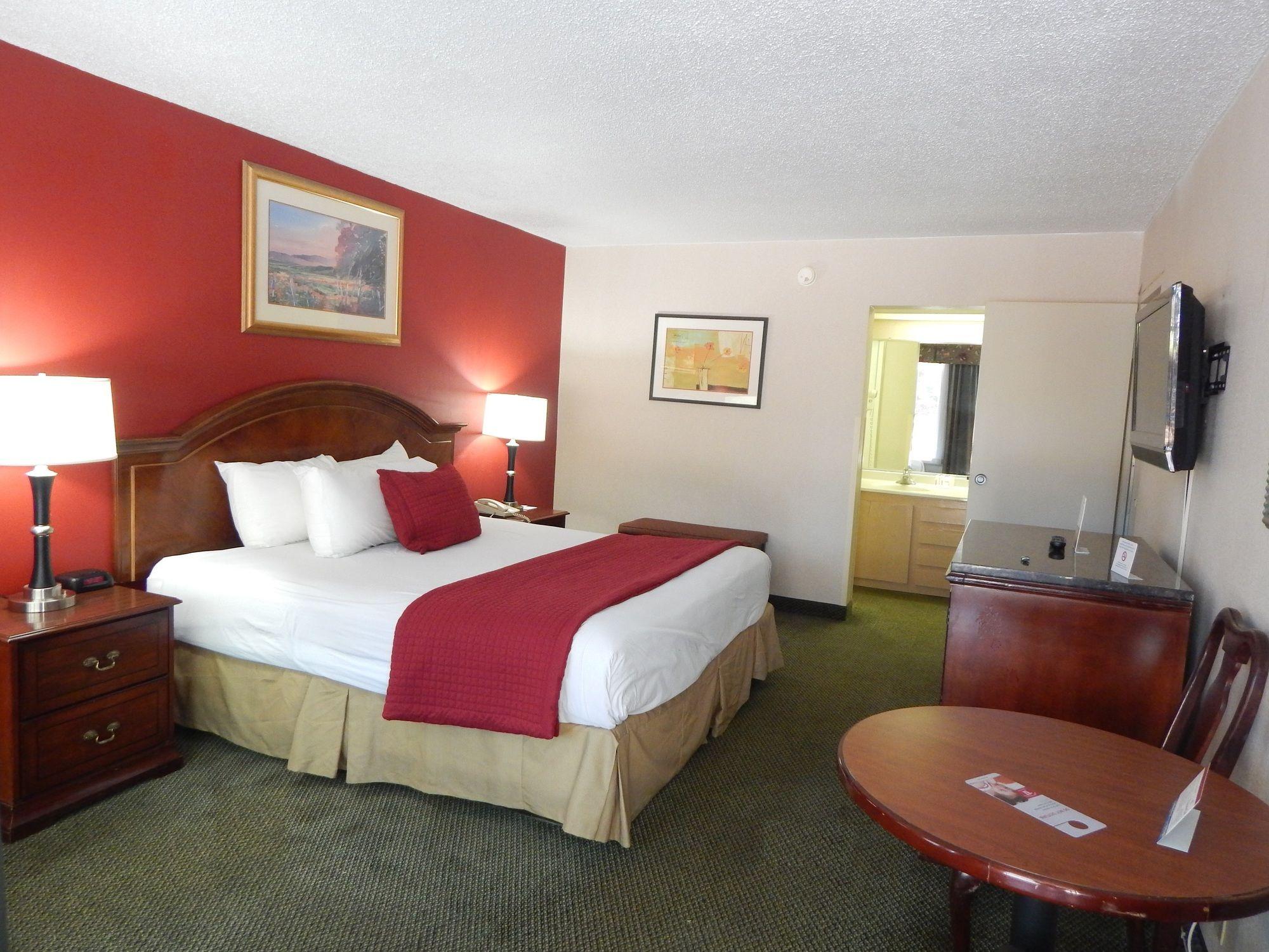 Ramada By Wyndham & Suites וורנר רובינס מראה חיצוני תמונה