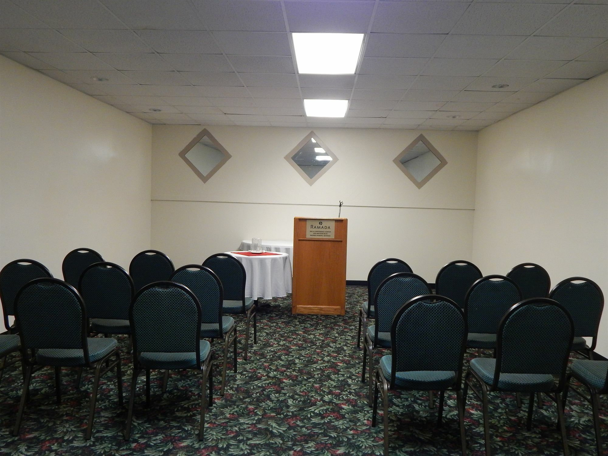 Ramada By Wyndham & Suites וורנר רובינס מראה חיצוני תמונה
